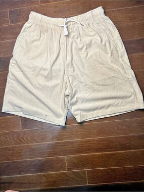 Casual Shorts in Beige Size Medium